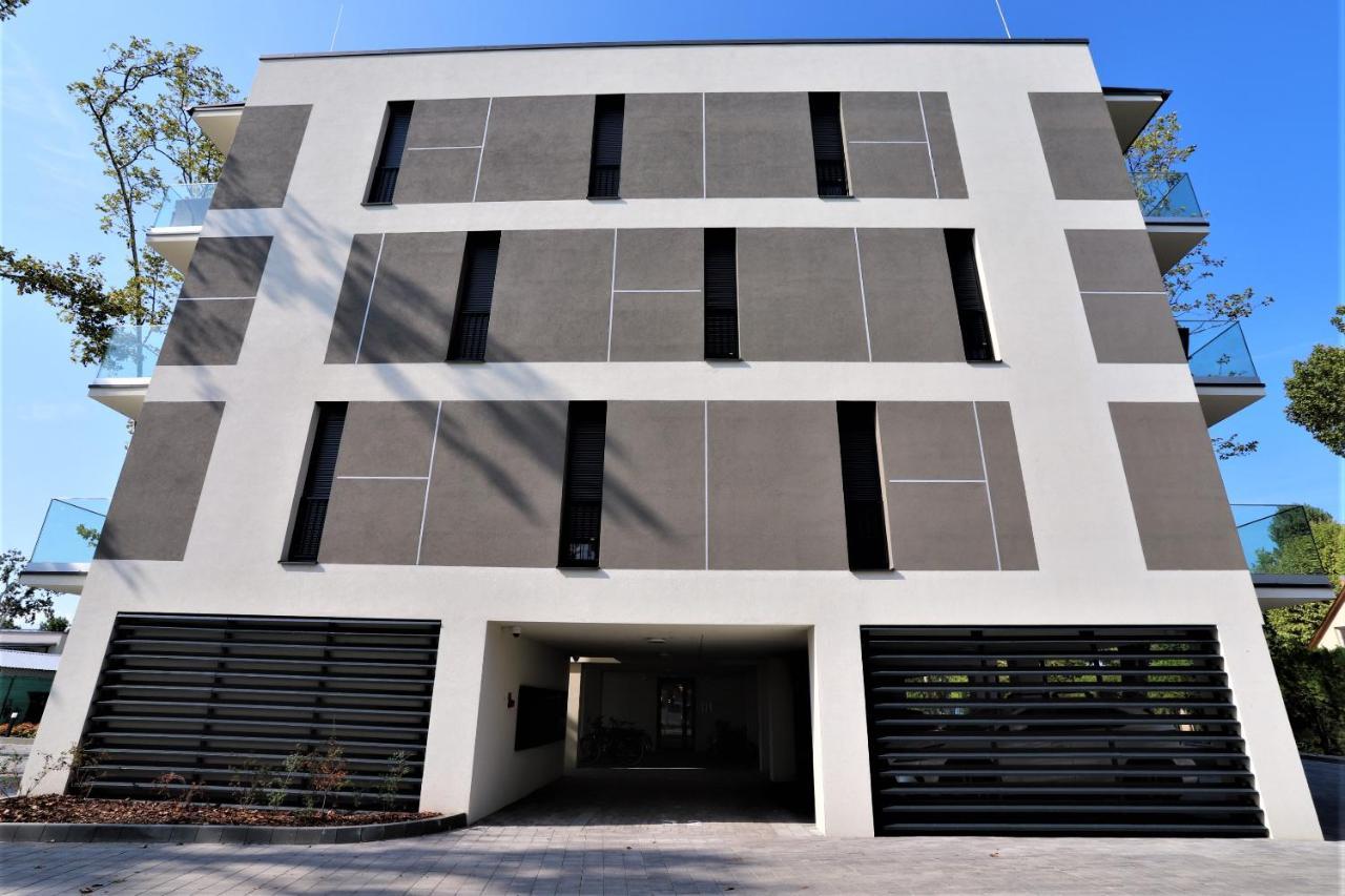 Platan Beach Apartman With Lakeview Balatonboglár Extérieur photo